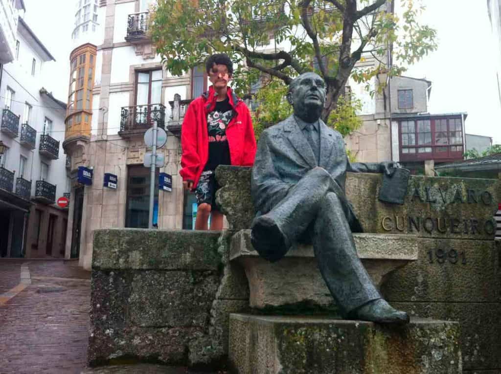 La estatua de Álvaro Cunqueiro en Mondoñedo